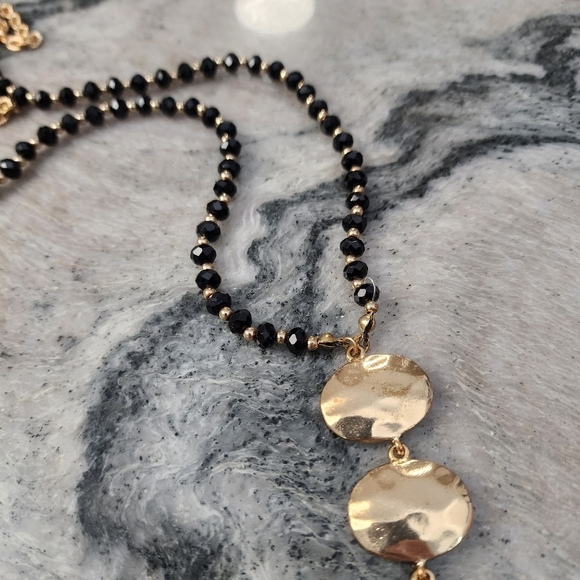 Midnight Elegance Gold Disc Necklace - Picture 4 of 6